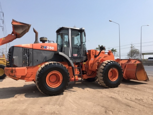 ขายรถตักล้อยาง HITACHI ZW250 ปี 2012 นำเข้าเองจากญี่ปุ่น สภาพสวยพร้อมใช้ มีVDOการทำงานครับ ขายรถตักล้อยาง HITACHI ZW250 ปี 2012 นำเข้าเองจากญี่ปุ่น สภาพสวยพร้อมใช้ มีVDOการทำงานครับ