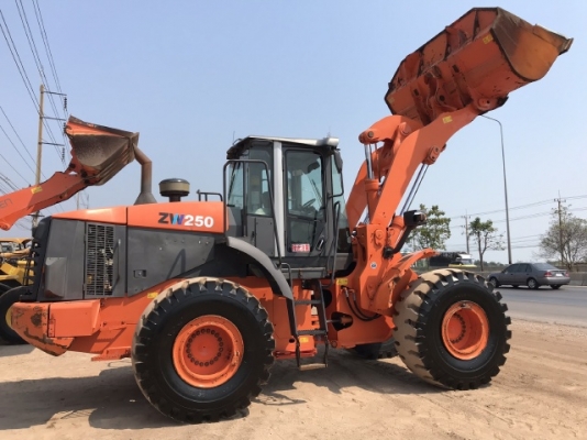 ขายรถตักล้อยาง HITACHI ZW250 ปี 2012 นำเข้าเองจากญี่ปุ่น สภาพสวยพร้อมใช้ มีVDOการทำงานครับ ขายรถตักล้อยาง HITACHI ZW250 ปี 2012 นำเข้าเองจากญี่ปุ่น สภาพสวยพร้อมใช้ มีVDOการทำงานครับ
