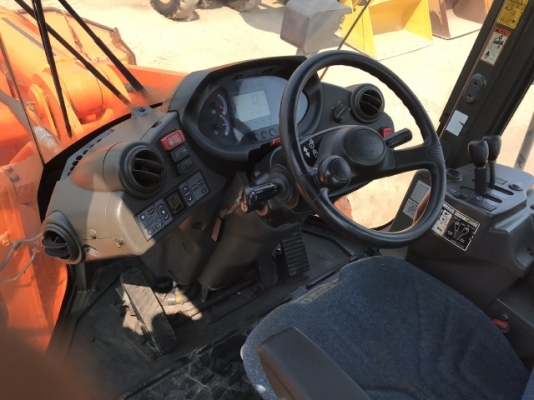 ขายรถตักล้อยาง HITACHI ZW250 ปี 2012 นำเข้าเองจากญี่ปุ่น สภาพสวยพร้อมใช้ มีVDOการทำงานครับ ขายรถตักล้อยาง HITACHI ZW250 ปี 2012 นำเข้าเองจากญี่ปุ่น สภาพสวยพร้อมใช้ มีVDOการทำงานครับ