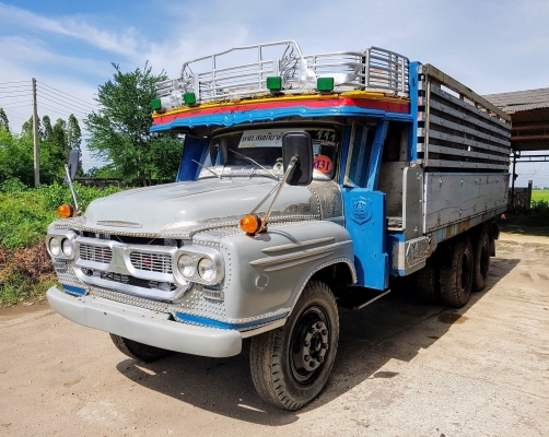 Isuzu หัวยาว เพลาเดียว ,ดั๊ม ,กะบะไม้  พวงมาลัยพาวเวอร์, ช่วงล่างใหญ่  เครื่อง EH700 (170 แรงม้า) 6 เกียร์ ยางเต็ม  สภาพพร้อมใช้งาน