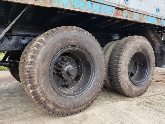 Isuzu หัวยาว เพลาเดียว ,ดั๊ม ,กะบะไม้  พวงมาลัยพาวเวอร์, ช่วงล่างใหญ่  เครื่อง EH700 (170 แรงม้า) 6 เกียร์ ยางเต็ม  สภาพพร้อมใช้งาน