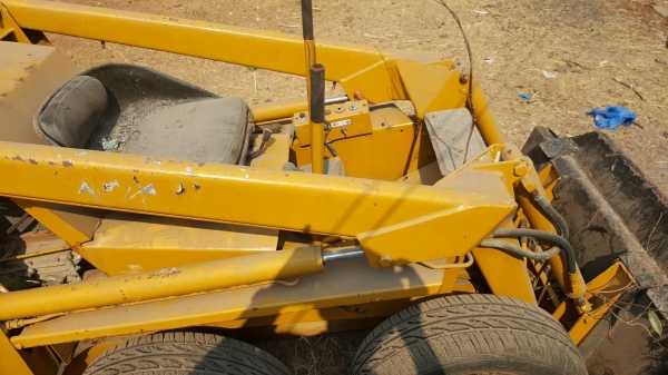 ขาย รถตักเล็ก BOBCAT CLARK 315 สภาพดี ซื้อมาจอดไว้ไม่ค่อยได้ใช้งาน