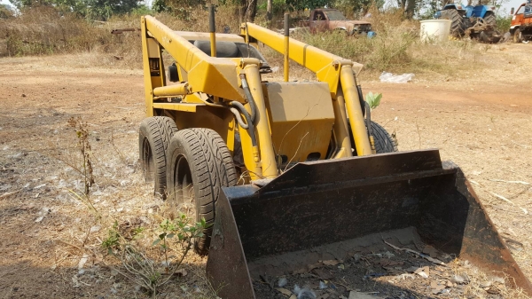 ขาย รถตักเล็ก BOBCAT CLARK 315 สภาพดี ซื้อมาจอดไว้ไม่ค่อยได้ใช้งาน