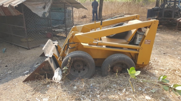 ขาย รถตักเล็ก BOBCAT CLARK 315 สภาพดี ซื้อมาจอดไว้ไม่ค่อยได้ใช้งาน