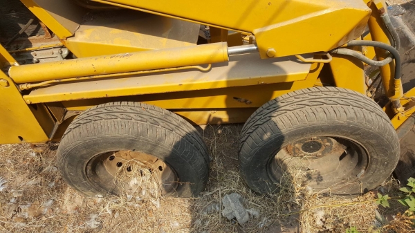 ขาย รถตักเล็ก BOBCAT CLARK 315 สภาพดี ซื้อมาจอดไว้ไม่ค่อยได้ใช้งาน