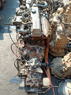 เครื่องยนต์โตโยต้า 14B เครื่องนอกเครื่องเกีร์ยสวยๆ