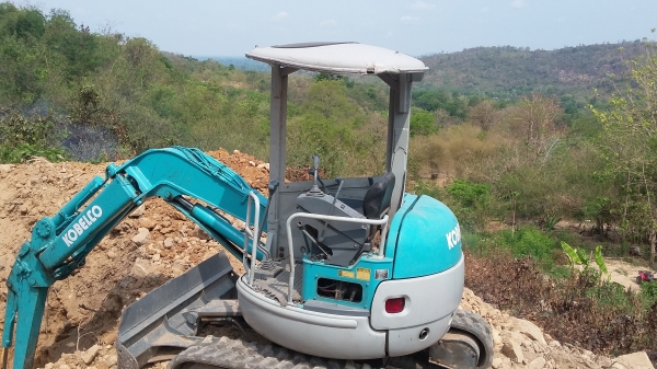 KOBELCO UR30