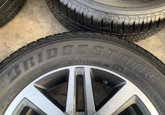 ล้อแม็ก Toyota New Fortuner ขอบ 18 พร้อมยาง 265-60-18 Bridgestone ปี 16 สภาพดี ดอกเต็มๆทุกเส้น