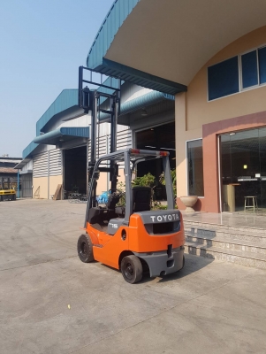 TOYOTA 1.5 ตัน รุ่น8  ดีเซล เกียร์ธรรมดา รถสวย 1,XXX ชม. ญี่ปุ่นมือสอง ไม่เคยใช้ในไทย ชมเครื่องจักร โฟล์คลิฟท์ รอก นับ1,000รายการจากญี่ปุ่นwww.paholgroup.com