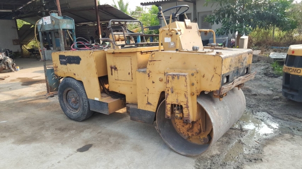 ขายรถบด Bomag BW121AC รถบดหน้าเหล็กหลังยาง เครื่องมิตซูบิชิK4F เลี้ยวเอว ขนาด 4 ตัน รถเก่าบริษัทสภาพพร้อมใข้งาน