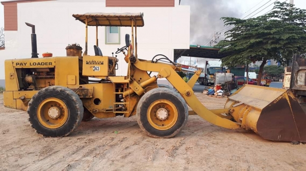 ขาย 390,000 JH63K/KOMATSU เอวอ่อนเครื่องดีปั้มแรงแถมยางให้อีก2เส้น รถสวยสภาพนางฟ้าพร้อมใช้งาน รถจอดที่ นางรองบุรีรัมย์ โทร 0813531946 ต่อ.บางนา