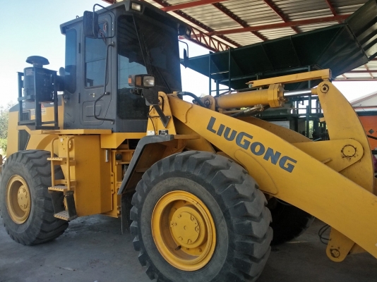 ขายด่วน รถตักหลิวกง