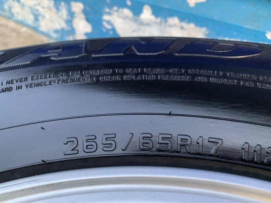 แม็ก Toyota Fortuner ขอบ 17 (ก้านใหญ่) พร้อมยาง 265-65-17 Dunlop ปี 16