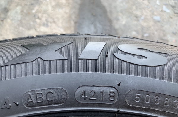 ยางใหม่ป้ายแดง 175-65-15 Maxxis ปลายปี 18 ตุ่มเด้ง เส้นสีจัด ยางใหม่ป้ายแดง 175-65-15 Maxxis ปลายปี 18 ตุ่มเด้ง เส้นสีจัด