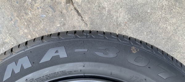 ยางใหม่ป้ายแดง 175-65-15 Maxxis ปลายปี 18 ตุ่มเด้ง เส้นสีจัด ยางใหม่ป้ายแดง 175-65-15 Maxxis ปลายปี 18 ตุ่มเด้ง เส้นสีจัด