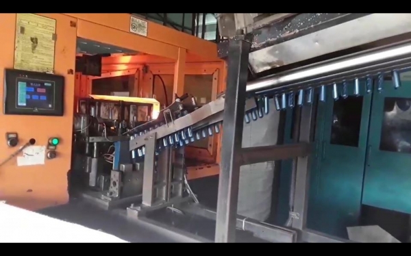 ขาย 7.5 แสน เครื่องเป่าขวดพลาสติก PET รุ่น 2000 cc.ความเร็ว 1500 ขวด/ชั่วโมง ขนาด 3 Cavity ขวดน้ำดื่มขนาด 600 cc.เครื่องจักรพร้อมใช้ ถ้าซื้อใหม่ราคา 2.3 ล้าน รายการเครื่องจักรมีดังนี้ 1.เครื่องเป่าขวด PET ขนาด 2000 cc. ขนาด 3 Cavity กำลังการผลิต 1500 ขวด ขาย 7.5 แสน เครื่องเป่าขวดพลาสติก PET รุ่น 2000 cc.ความเร็ว 1500 ขวด/ชั่วโมง ขนาด 3 Cavity ขวดน้ำดื่มขนาด 600 cc.เครื่องจักรพร้อมใช้ ถ้าซื้อใหม่ราคา 2.3 ล้าน รายการเครื่องจักรมีดังนี้ 1.เครื่องเป่าขวด PET ขนาด 2000 cc. ขนาด 3 Cavity กำลังการผลิต 1500 ขวด