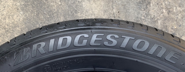 ยางใหม่ป้ายแดง Bridgestone 185-60-15 ลงพื้นปี 19 ใหม่มาก ไม่เคยสัมผัสพื้นถนน ยางใหม่ป้ายแดง Bridgestone 185-60-15 ลงพื้นปี 19 ใหม่มาก ไม่เคยสัมผัสพื้นถนน