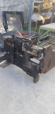 งาปากหนีบ โฟล์คลิฟท์ ใส่โฟล์คลิฟท์ 3.5 ตัน 4 ตัน แผงงาช่องเสียบ 51 cm พร้อมใช้ ราคา 45,000 บาทครับ