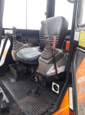 ขายจ้า..HITACHI EX30-2 เก่านอกแท้  สภาพสวย พร้อมใช้งาน ลองระบบกันได้ทุกวัน โทร 089-3818694 จ๊อย