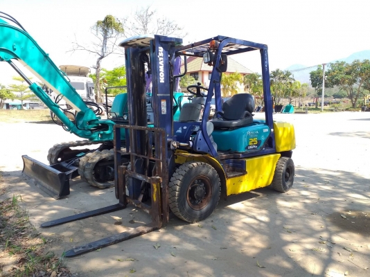 ขายรถยกโฟล์คลิฟท์ Komatsu FD25C-14 ขนาด 2.5 ตัน เชื้อเพลิงดีเซล เครื่องโคมัสสุ 4 สูบ เครื่องยนต์ 4D9
