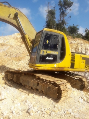 ขายแบคโฮKOMATSU PC200-6 ระบบไฟมีบางส่วนไม่มีเล่มทะเบียนสํญญาซื้อขายราคา 550,000