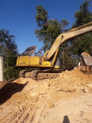 ขายแบคโฮKOMATSU PC200-6 ระบบไฟมีบางส่วนไม่มีเล่มทะเบียนสํญญาซื้อขายราคา 550,000 ขายแบคโฮKOMATSU PC200-6 ระบบไฟมีบางส่วนไม่มีเล่มทะเบียนสํญญาซื้อขายราคา 550,000