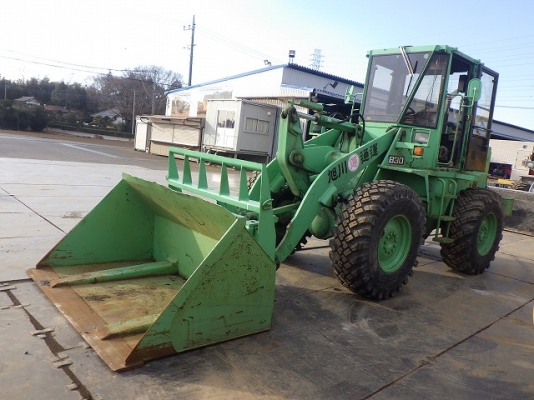 ขายรถตัก ยี่ห้อ TCM รุ่น 830 ขายรถตัก ยี่ห้อ TCM รุ่น 830