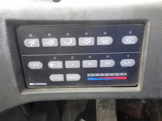 ขายรถตัก ยี่ห้อ KOMATSU รุ่น WA300-3