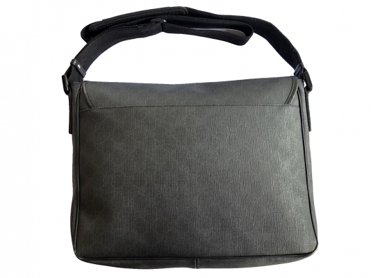 (ปิดการขาย) Gucci Black GG Coated PVC Messenger Bag (สภาพดี อุปกรณ์ ถุง,ใบ ครบ)