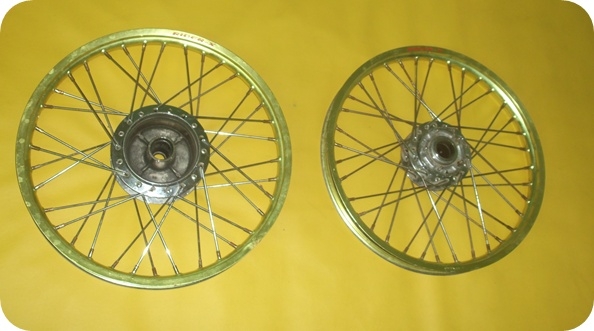 ขายโลเเละ ดุ้มชุบ HONDA  เวฟ100 หน้าเเละ หลังชุบเงาๆๆ