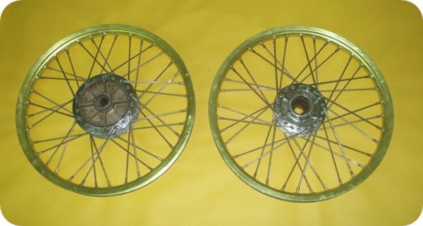 ขายโลเเละ ดุ้มชุบ HONDA  เวฟ100 หน้าเเละ หลังชุบเงาๆๆ