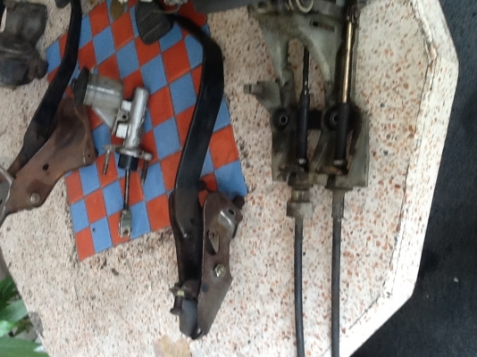 อุปกรณ์ เกียร์ ธรรมดา. มีหลายชิ้น เลืกดู ครับ