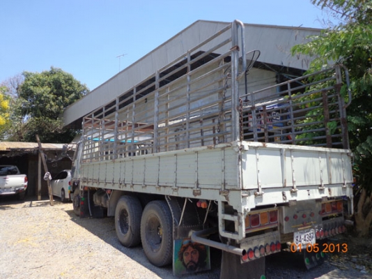 กระบะ 10 ล้อ 1 เพลา กระบะคาร์โก้ คอก แป๊ปน้ำ ใส่ HINO HITEC 6.50 ม. ข้างมีผุบ้าง พื้นสวยปูเหล็ก คอกแ