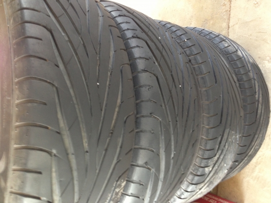 ขายยางแม็กซีส 215/55/17 ปี12 สวยๆ1 ชุด