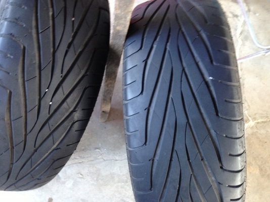 ขายยางแม็กซีส 215/55/17 ปี12 สวยๆ1 ชุด