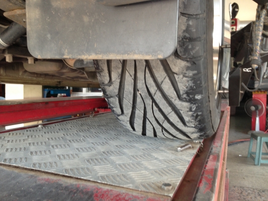 ขายยางแม็กซีส 215/55/17 ปี12 สวยๆ1 ชุด