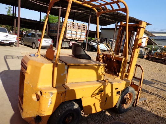 ขายรถยก KOMATSU FD25 เครื่องดีเซล ติดต่อคุณยุทธิ์ โทร. 081-9870866 คณจิ๊ด โทร. 089-7949488