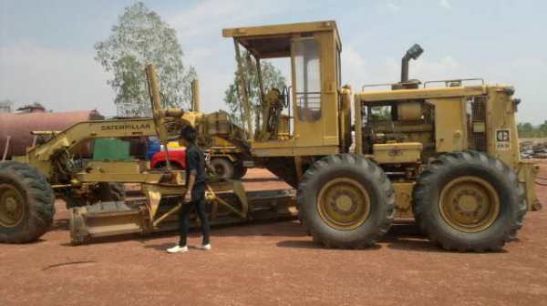 รถเกรด CAT-12G ซีเรียล 61M 5504 สภาพพร้อมใช้งาน