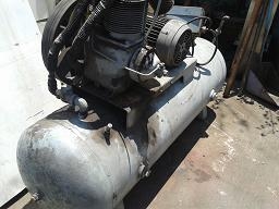 ขายปั้มลมแชมป์เปี้ย น มอเตอร์3 เฟส 5 แรง ตามสภาพ