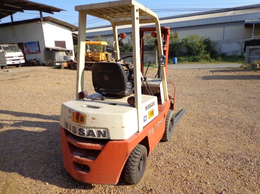 ขายรถยก NISSAN เครื่องเบนซิน ติดต่อคุณยุทธิ์ โทร. 081-9870866 คณจิ๊ด โทร. 089-7949488