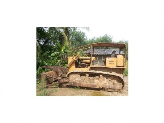 ขายรถแทรกเตอร์ Komatsu D5 สภาพดี เจ้าของซื้อมาใช้งานเอง ตอนนี้ไม่มีงานเลยขาย สนใจติดต่อนุ 087-2976734