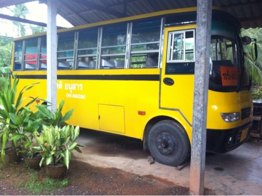 ฝากขายรถมินิบัสรับส่งนักเรียนเป็นยี่ห้อ ISUZU 135 แรงม้า เล่มทะเบียนพร้อมโอน สนใจติดต่อนุ 087-2976734