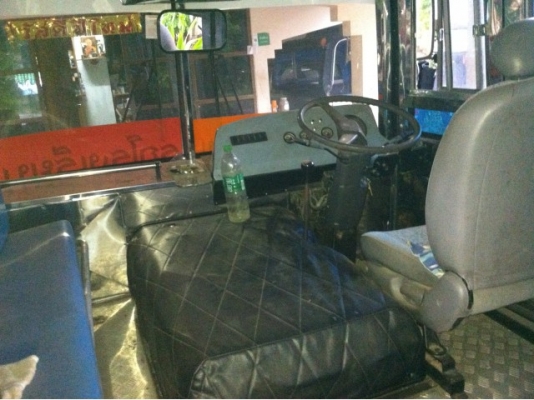 ฝากขายรถมินิบัสรับส่งนักเรียนเป็นยี่ห้อ ISUZU 135 แรงม้า เล่มทะเบียนพร้อมโอน สนใจติดต่อนุ 087-2976734