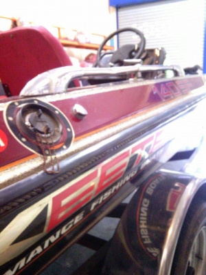 ขายใหม่ครับลูกค้าเอามาเทริน เรือแบส16.5 ฟุตSKEETER เครื่อง YAMAHA 115hp