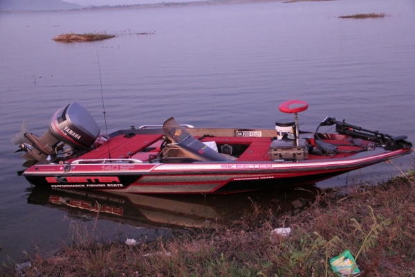 ขายใหม่ครับลูกค้าเอามาเทริน เรือแบส16.5 ฟุตSKEETER เครื่อง YAMAHA 115hp