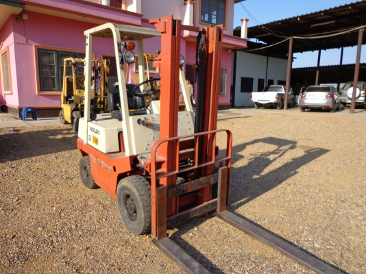 ขายรถยก NISSAN เครื่องเบนซิน ติดต่อคุณยุทธิ์ โทร. 081-9870866 คุณจิ๊ด โทร. 089-7949488