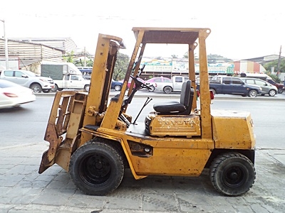 ( www.รถยกสินค้า.com ) ขายถูกรถยกขนาด 500กิโล-3 ตัน นำเข้าจากญี่ปุ่นเอง มีหลายแบบหลายขนาดให้เลือก (มีรถยก50 คัน) ตรวจเช็คเรียบร้อยแล้ว  ใช้งานได้ทันที