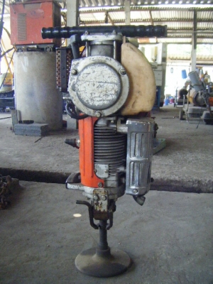 เครื่องตอกเสาเข็มขนาดเล็ก