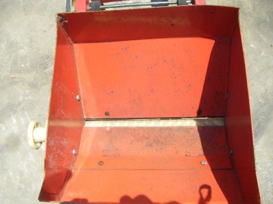 เครื่่องโรยเมล็ดพันธุ์ เครื่่องโรยเมล็ดพันธุ์