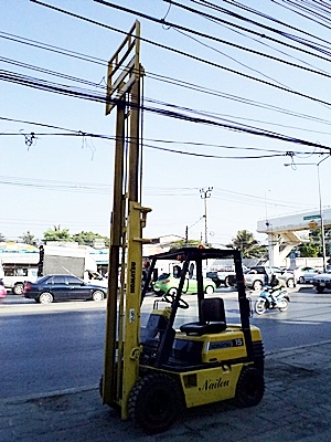 ขายรถยกโคมัสสึ 1.5 ตัน รุ่น15 เครื่องเบนซิน  กระบอกคู่  เสาสูง 4 เมตร  ยางตันใหม่ 4 ล้อ พวงมาลัยเพาเว่อร์  สีเดิมจากนอก นำเข้าจากญี่ปุ่น ใช้งานได้ทันที